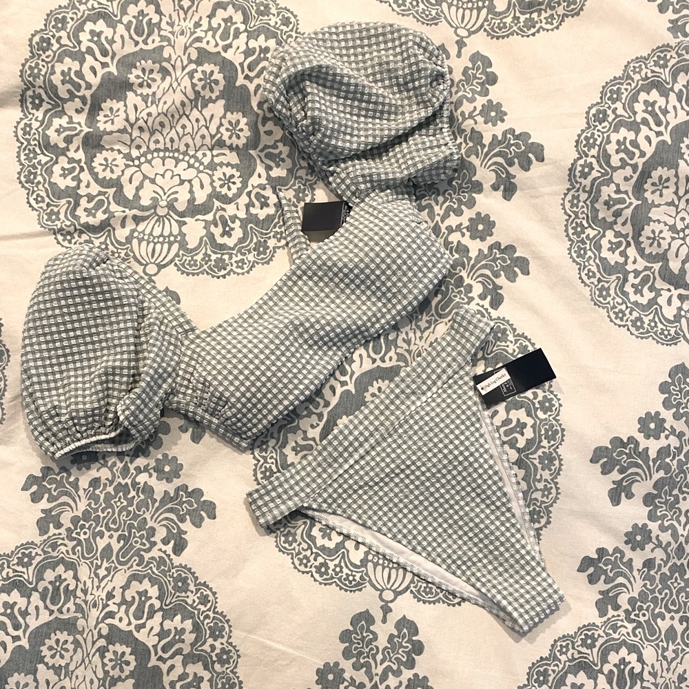 Abercrombie • NWT Puff Sleeve Bralette & High Leg Cheeky Bikini